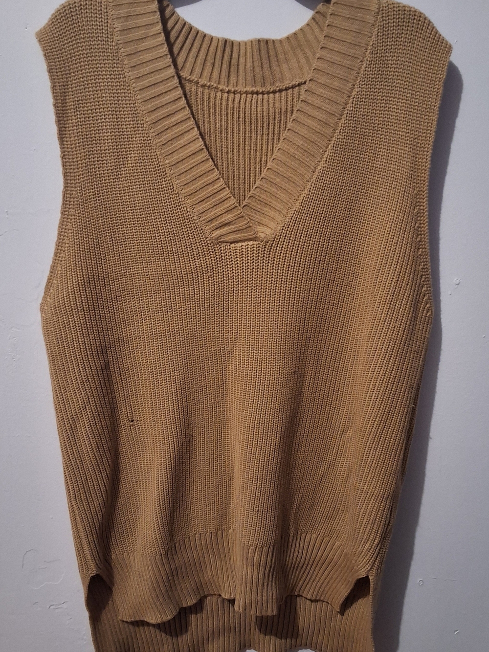 Unisex V-Neck Knit Sweater Vest in Camel XL